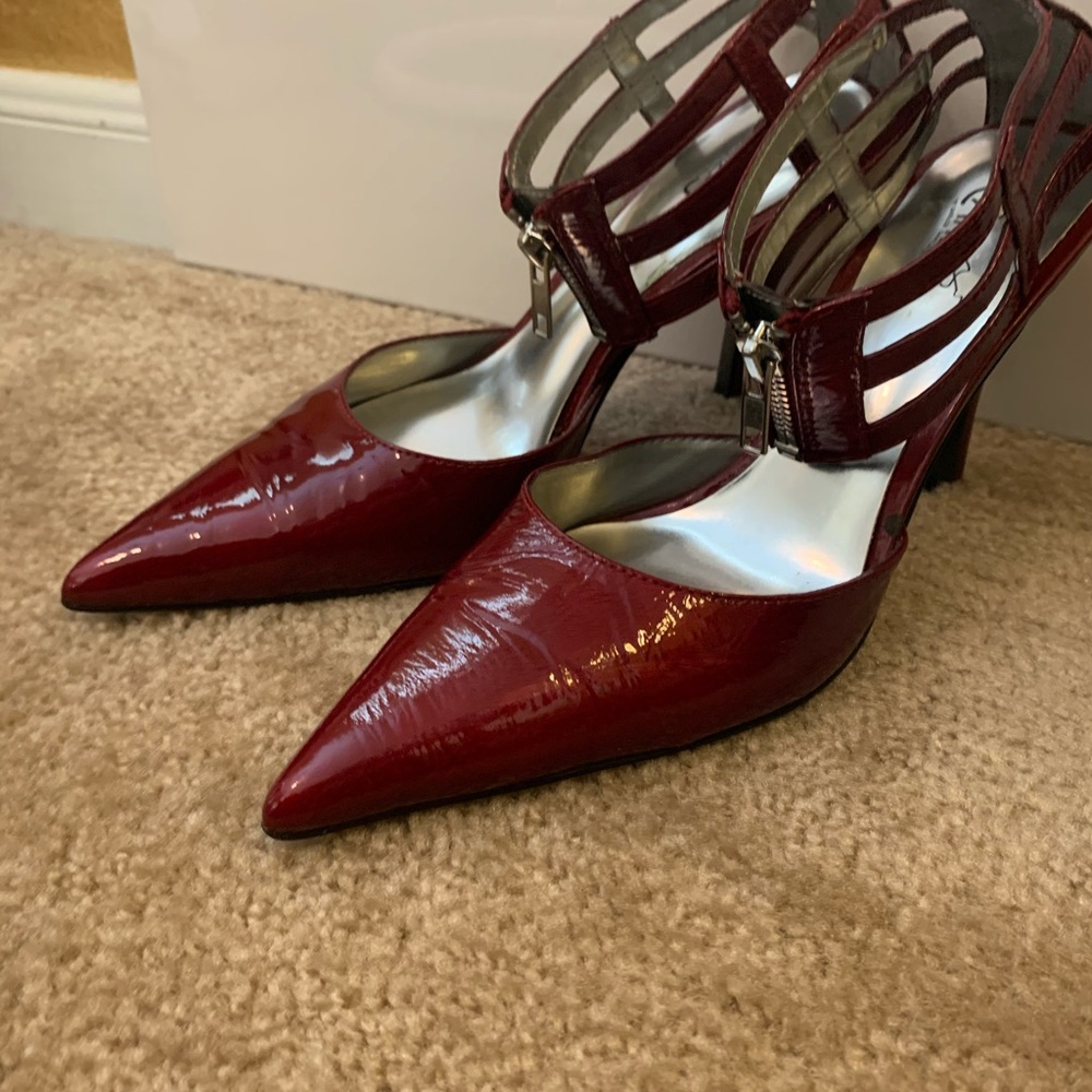Carlos Santana Pointed Toe Ankle Strapped Heels